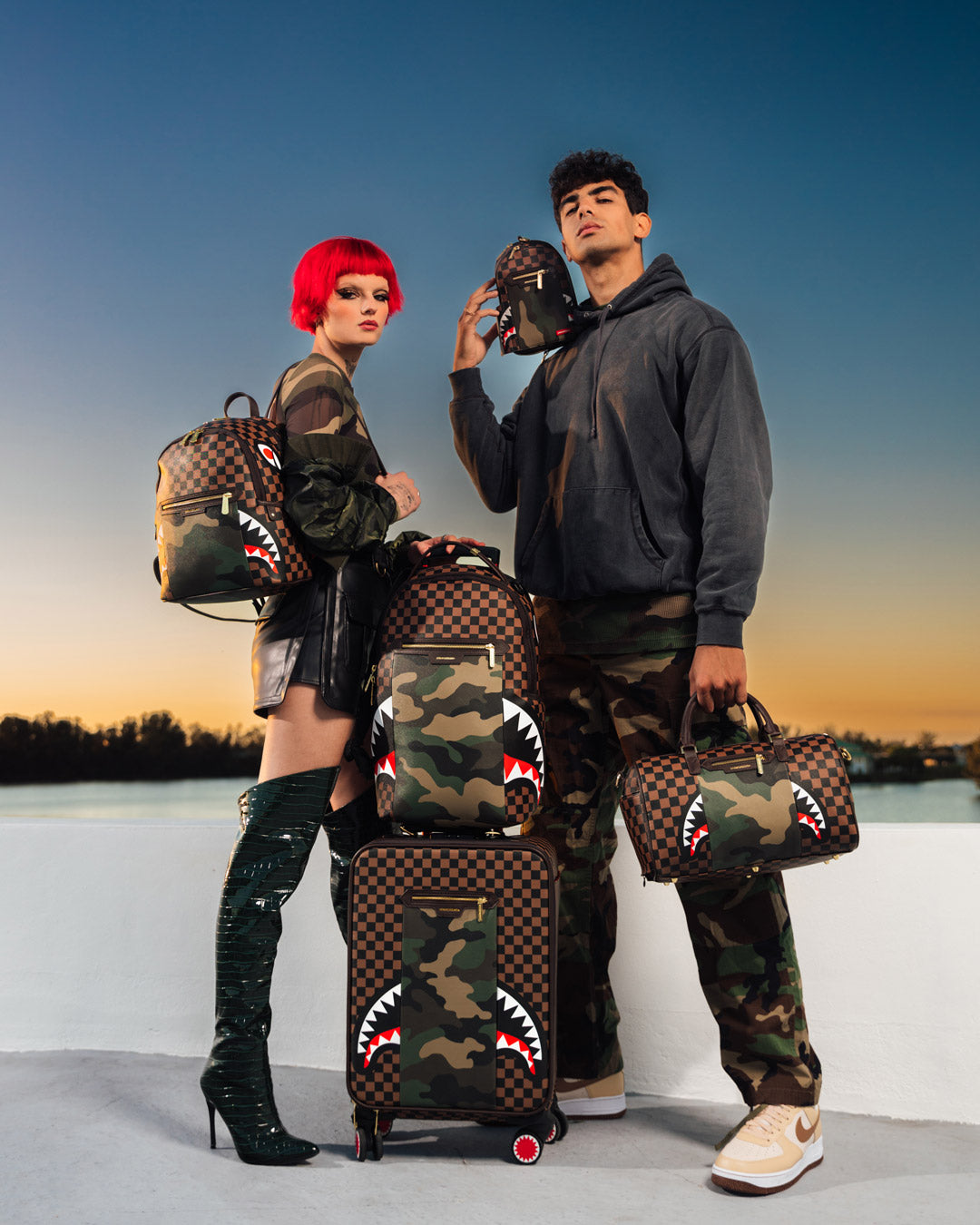 EXTERIOR GOLD ZIP POCKET SHARKS IN PARIS MINI DUFFLE